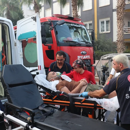 Konyaaltı'nda yangın faciası: Aile son anda kurtarıldı