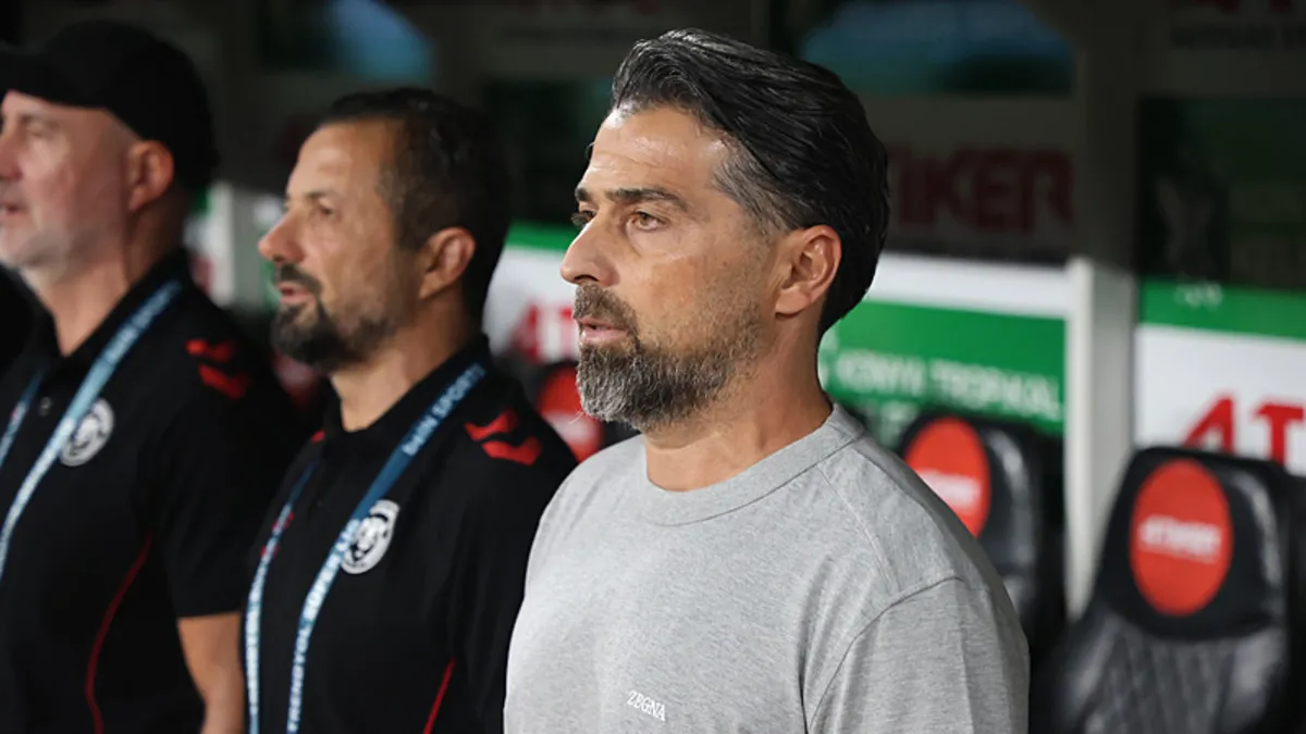 Konyaspor Teknik Direktörü İlhan Palut: En kısa sürede düzlüğe çıkmalıyız