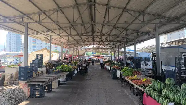 Kozan pazarında yumurta 7 lira: Esnaf pazarlıktan bıktı