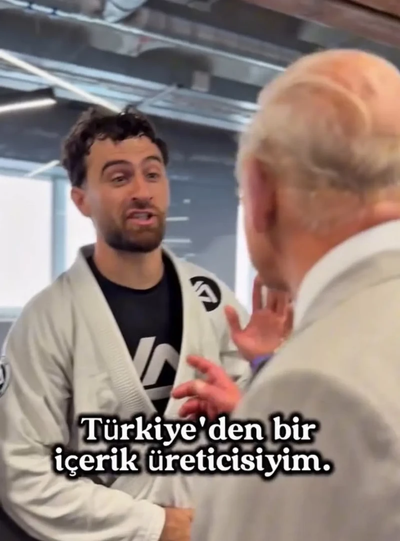 Kral Charles Türk berberlere siper oldu: Aşırı sağcı Farage 'mantar gibi bitiyorlar' demişti