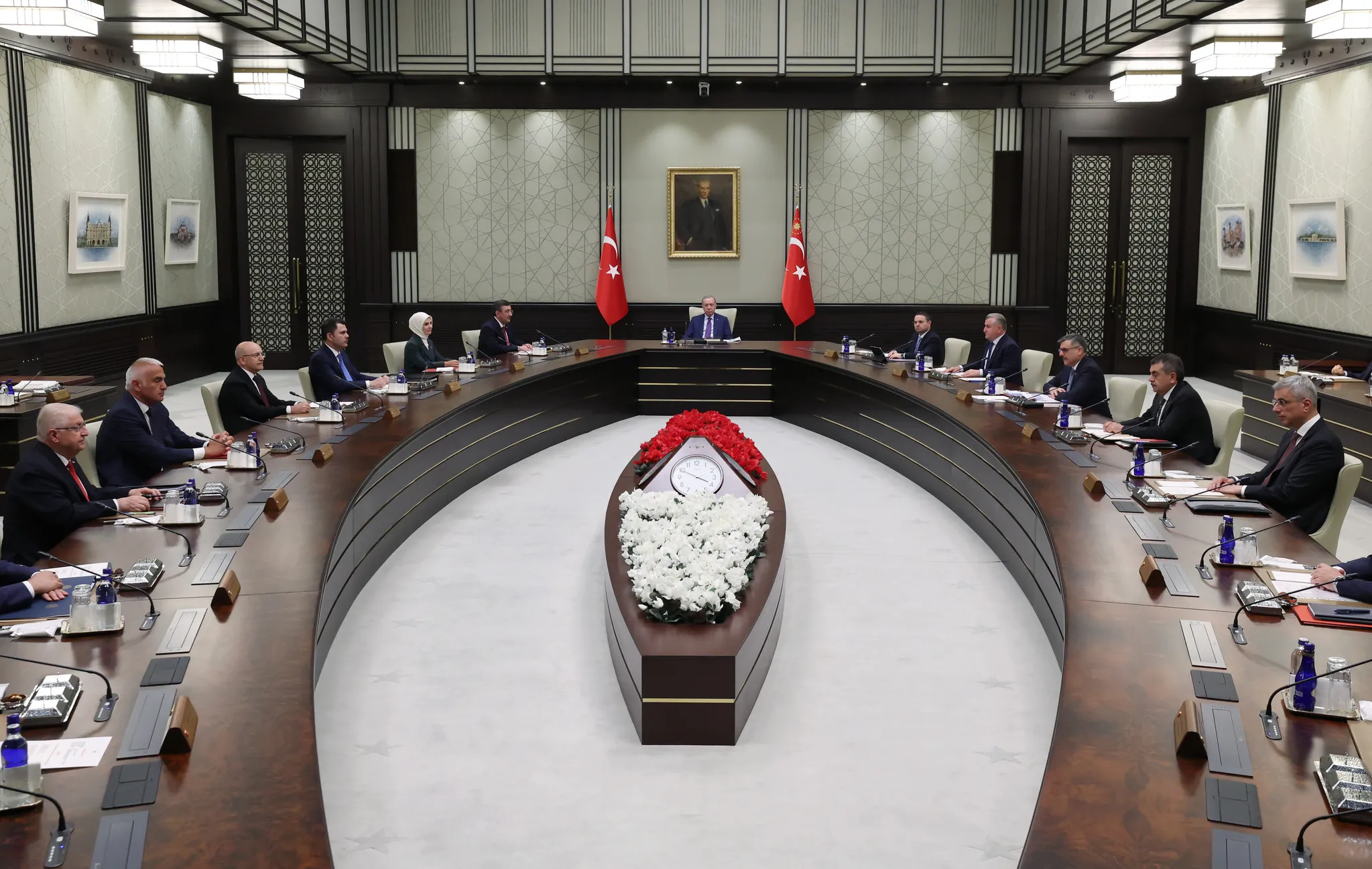 Kritik Kabine toplanıyor: Orta Doğu ve NATO Zirvesi gündemde