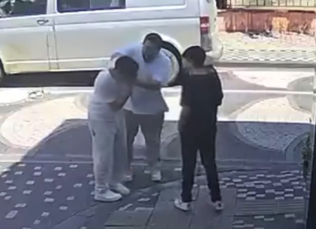 Kuaförden 12 yaşındaki çırağa şiddet: 'Hakaret etti' dedi