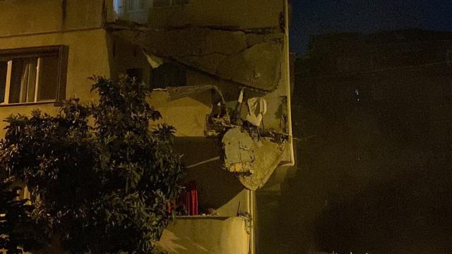Küçükçekmece'de 5 Katlı Binanın Balkonları Çöktü: Tahliye Edildi