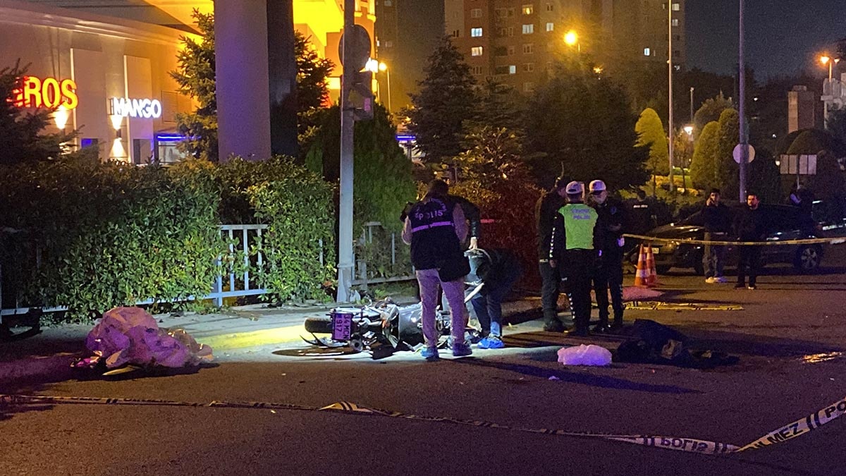 Küçükçekmece'de feci kaza: 21 yaşındaki motosiklet sürücüsü hayatını kaybetti