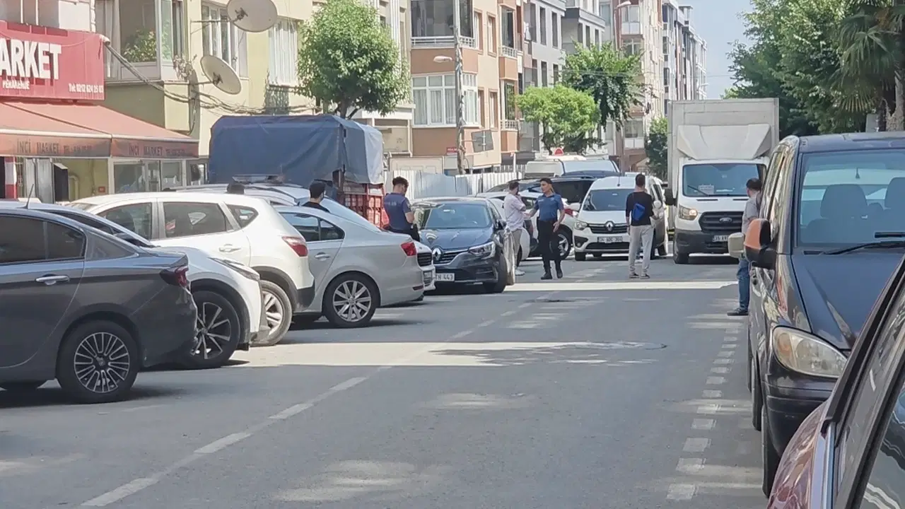 Küçükçekmece'de market sahibi silahlı saldırıya uğradı
