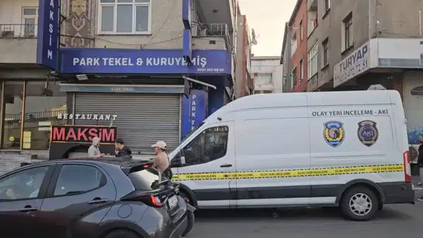 Küçükçekmece'de Müzikholde Silahlı Çatışma: 1'i Polis 2 Ölü