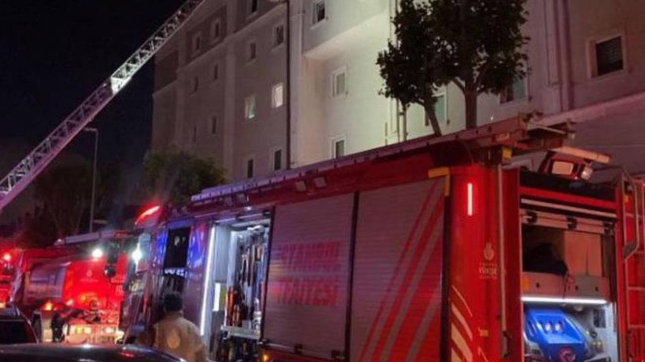 Küçükçekmece'de kız öğrenci yurdunda yangın: Öğrenciler tahliye edildi