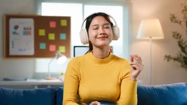 Kulaklık Bağımlıları: Müzik Tutkunu 3 Burç Dışarı Adım Attığı Anda Dünyayla Bağını Koparıyor