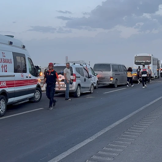 Kum Fırtınası Zincirleme Kazaya Yol Açtı: 16 Yaralı