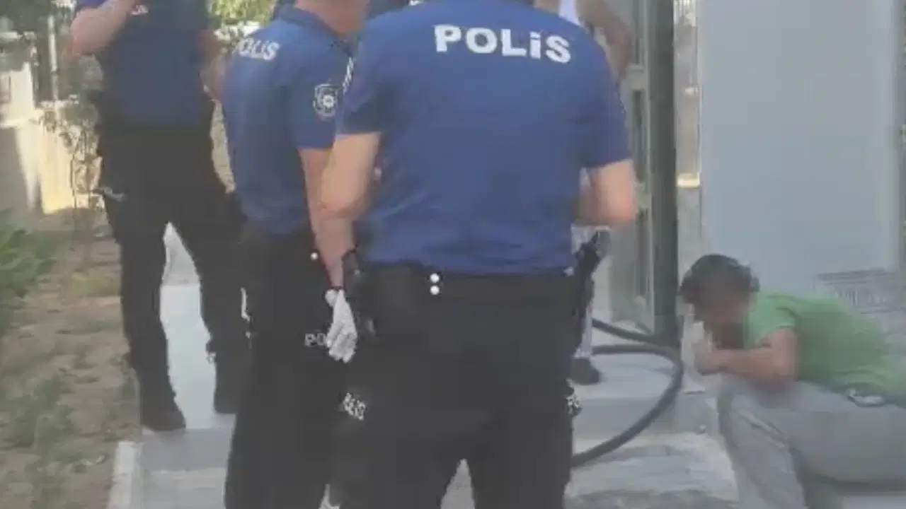 Kumanda kavgası yangın çıkardı: Anne-oğul dehşeti yaşadı