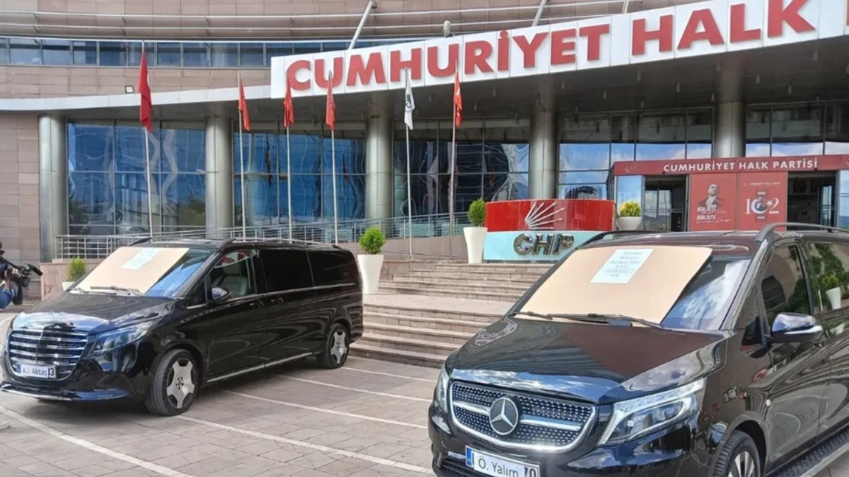 Kumpas ters tepti: CHP'li Toprak, Kılıçdaroğlu'na zırhlı araç hediye etti