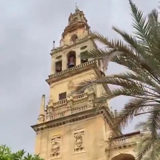 Kurtuba Camii Avlusundaki Asırlık Sulama Sistemi Hayranlık Uyandırıyor