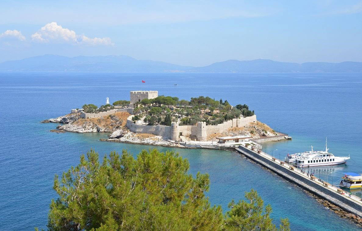 Kuşadası Belediyesi, Güvercinada Kalesi için hukuk mücadelesi başlattı
