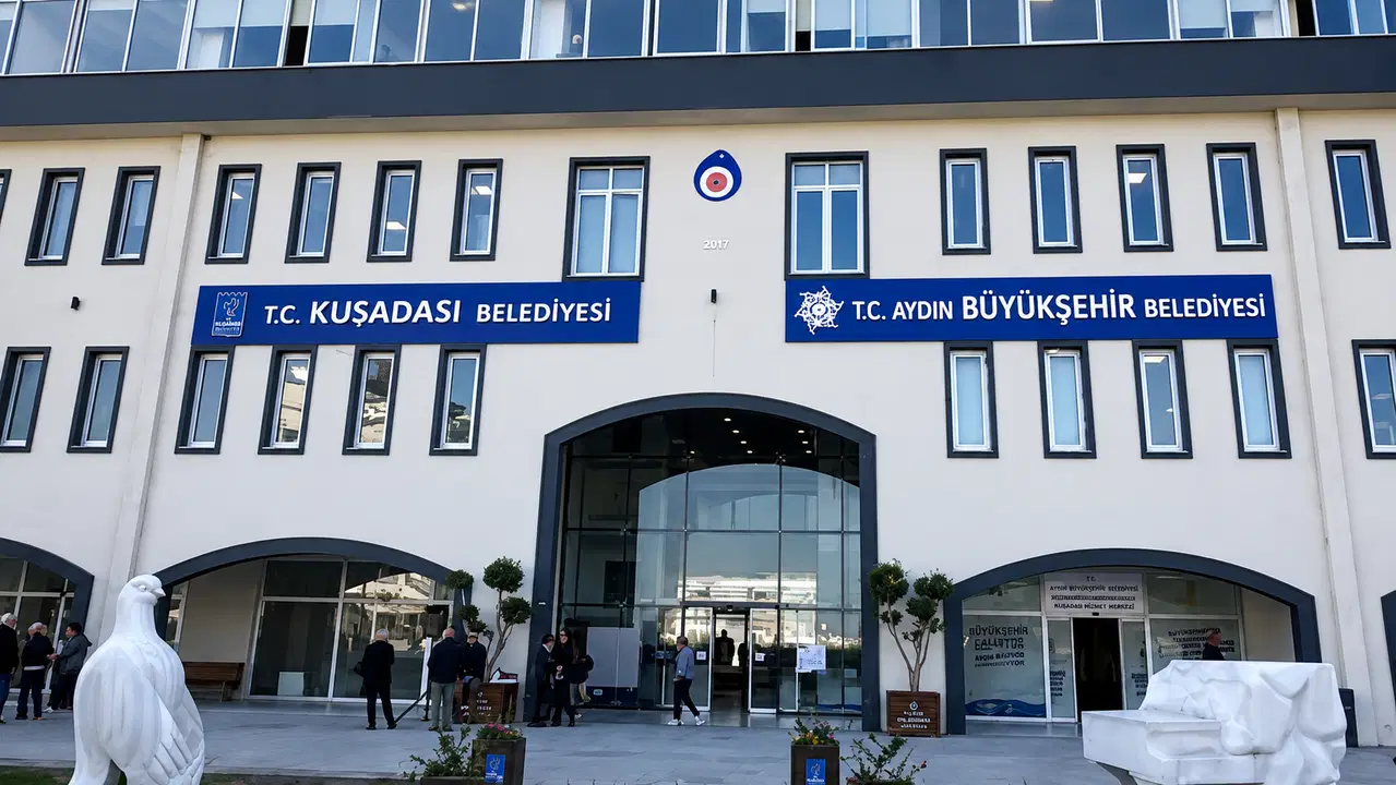 Kuşadası Belediyesi'ne üçüncü dalga operasyon: Milletvekili Tezcan'ın kızı ve damadı gözaltında