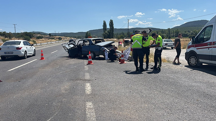 Kütahya'nın Tavşanlı İlçesinde Feci Kaza: 1 Ölü, 4 Yaralı