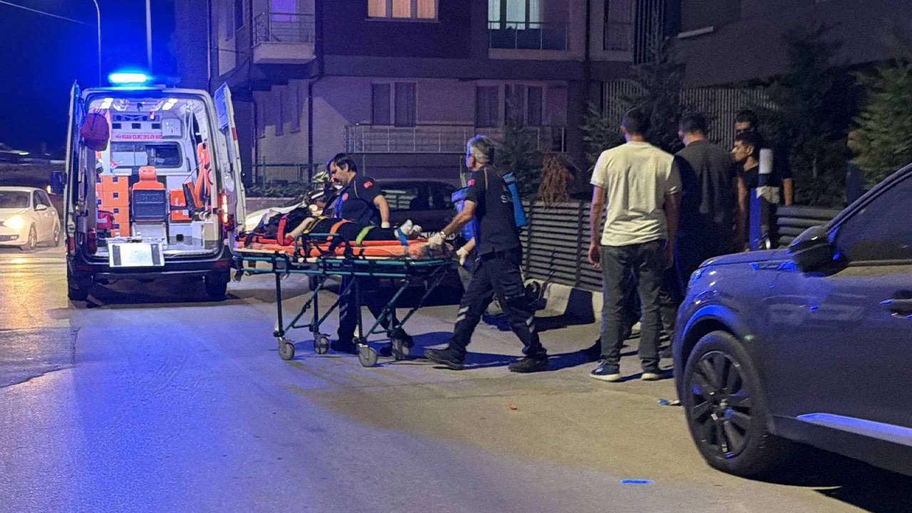Kütahya'da 19 Yaşındaki Kadın Çatı Katından Düştü: Hayati Tehlikesi Sürüyor