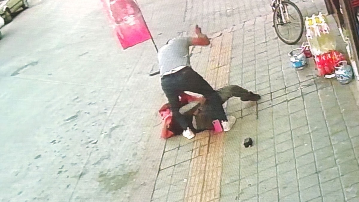 Kütahya'da Eski Eş Dehşeti: Sokak Ortasında Defalarca Bıçakladı