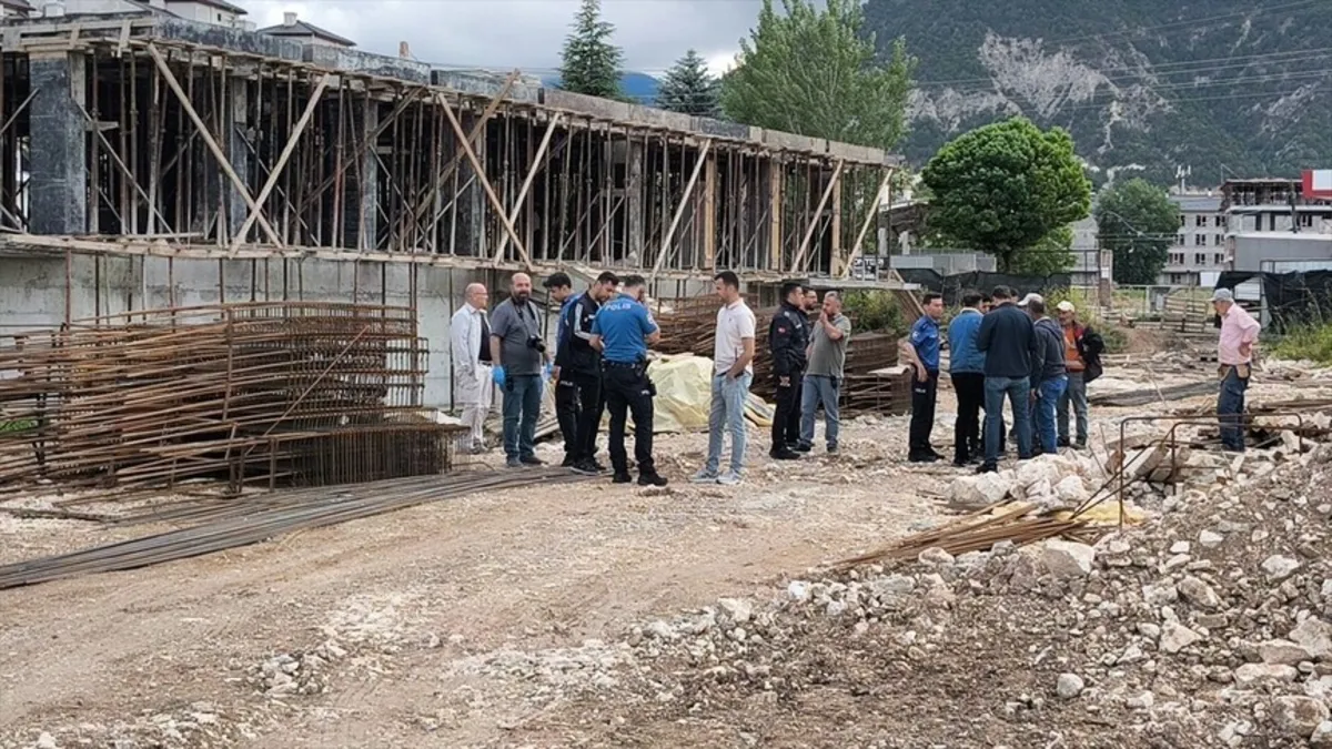 Kütahya'da inşaat iskelesi çöktü: 2 işçi hayatını kaybetti