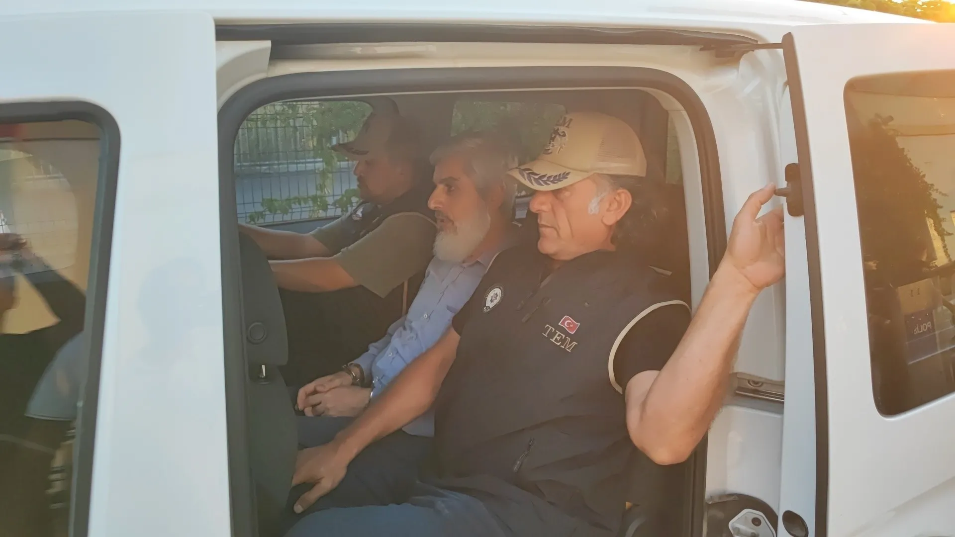 Kuytul Operasyonunda Finans Ağı Deşifre Oldu: Evlerden Balya Balya Para Çıktı