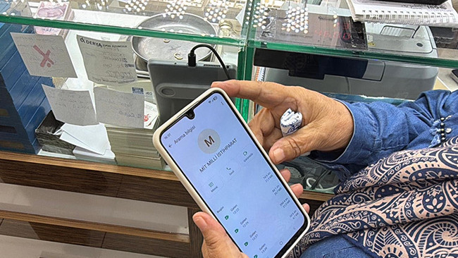 Kuyumcu uyardı, polis son anda kurtardı: 10 altın bilezik dolandırıcılık girişimi