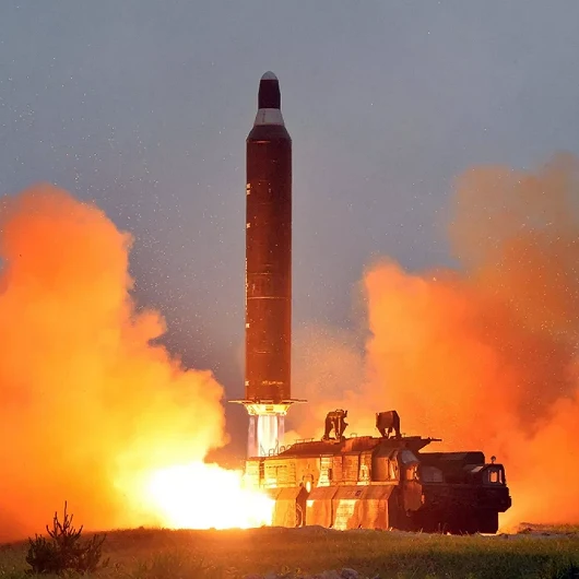Kuzey Kore'den Balistik Füze Fırlatması: Japonya Harekete Geçti
