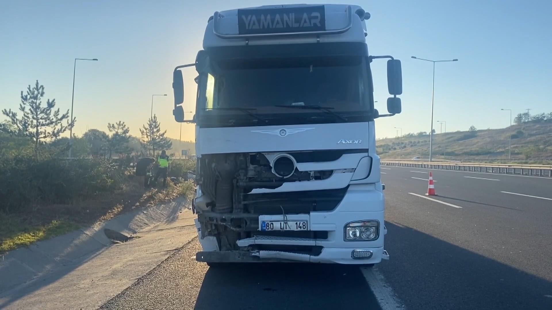 Kuzey Marmara Otoyolu'nda TIR faciası: 1'i çocuk 5 yaralı