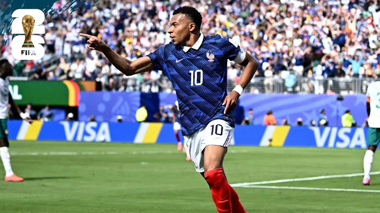 Kylian Mbappe Fransa tarihine adını altın harflerle yazdı