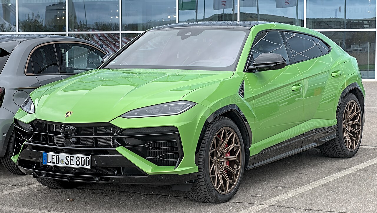 Lamborghini SE Performante: Dünyanın En Hızlı SUV'u Tanıtıldı
