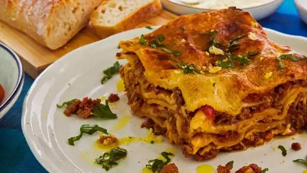 Lasagna alla Bolognese: İtalyan Mutfağının Zirvesi