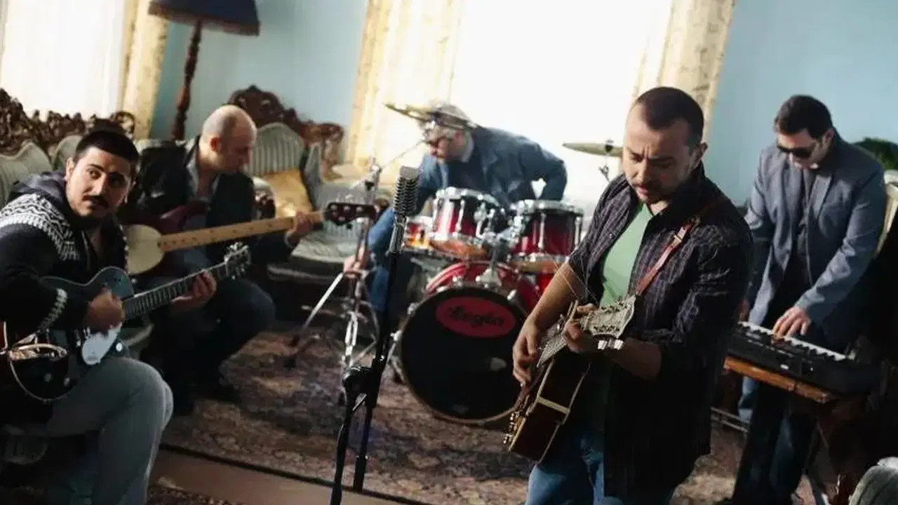 Leyla ile Mecnun ekibinden Leyla The Band 13 yıl sonra sahnede