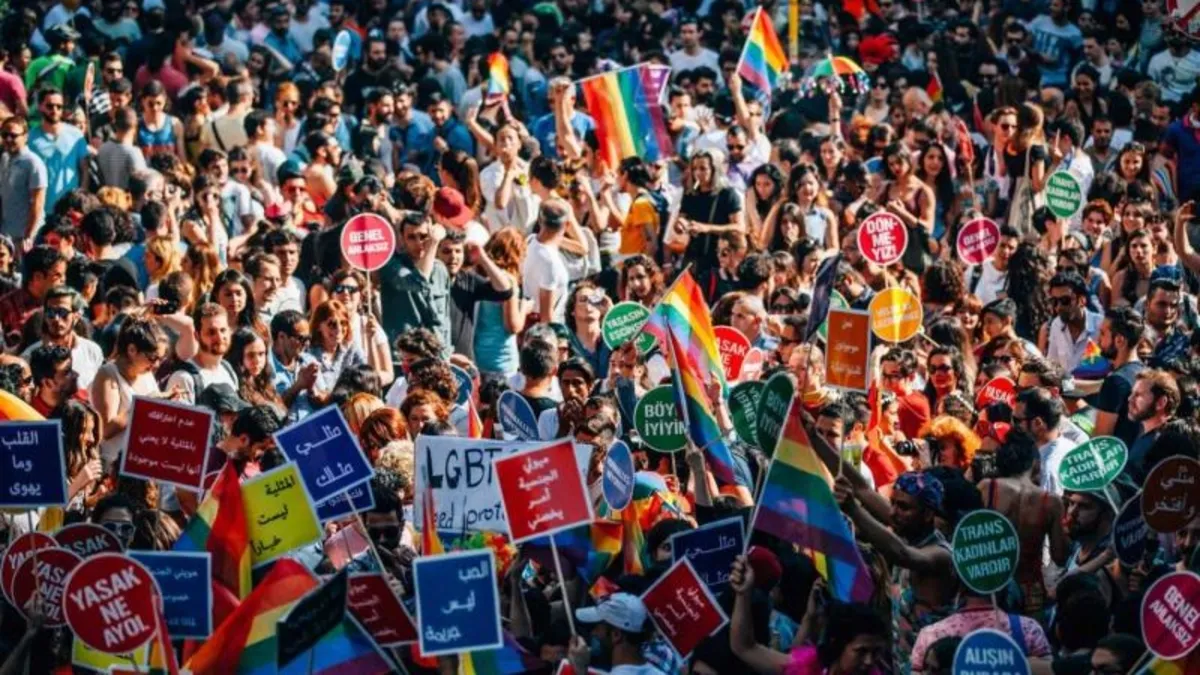 LGBT dayatması: Hayatın her alanına sızan semboller