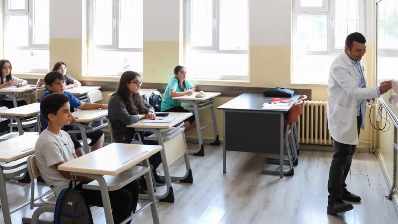 LGS 2024 İlk Yerleştirme Sonuçları: Türkiye'nin En İyi 20 Lisesi Açıklandı