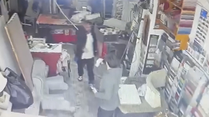Lokantaya borcu istenince silahla tehdit: 'Hepinizi vuracağım