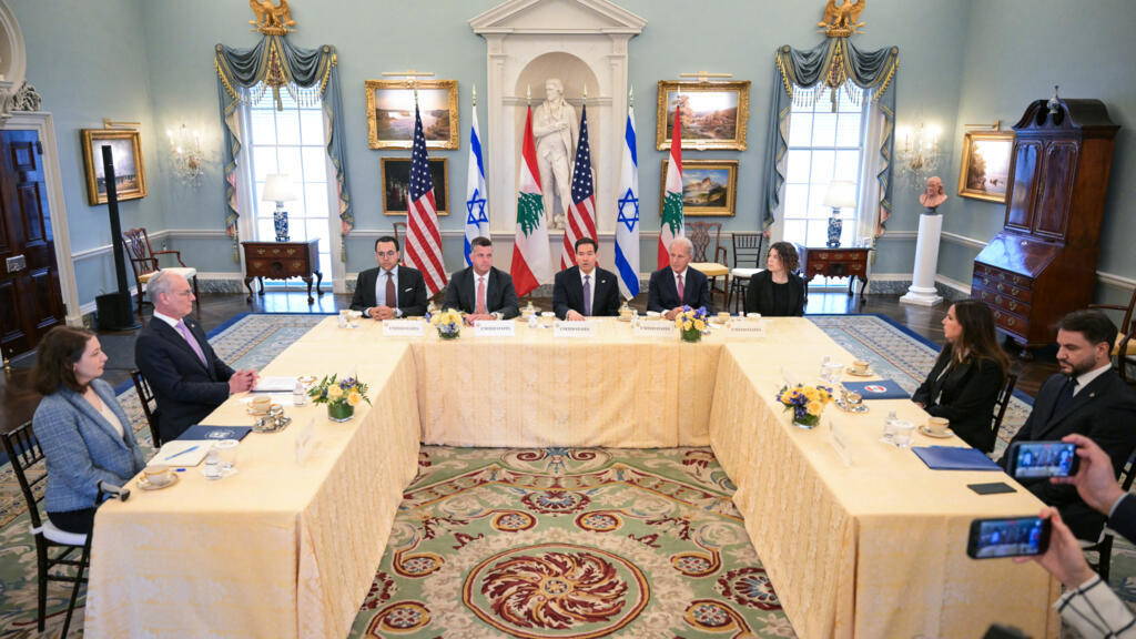 Lübnan ve İsrail Washington'da çekilme takvimi için masada