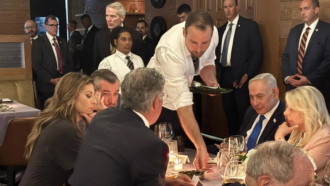 Lübnan'da Netanyahu ile Yemek Yiyen Bankacı Hakkında Yakalama Kararı