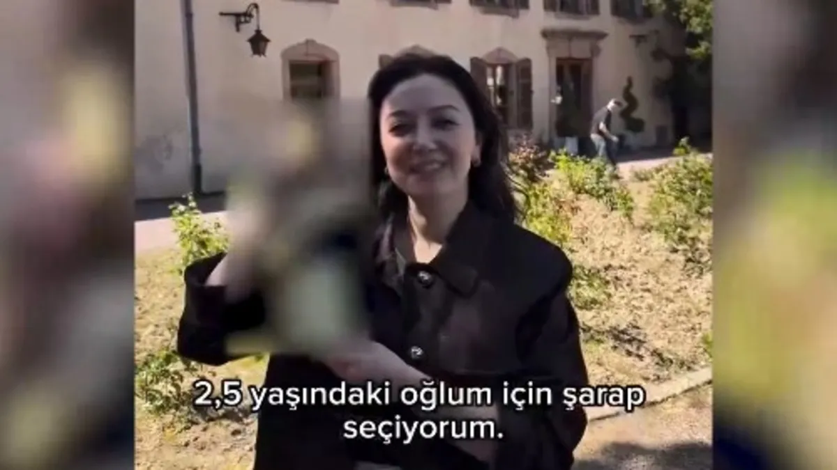 2.5 yaşındaki çocuğuna alkol koleksiyonu hazırlayan anneye tepki yağdı