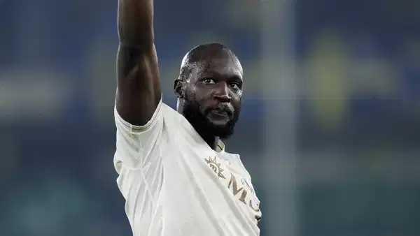 Lukaku'nun menajerinden Napoli'ye yedek kalma resti