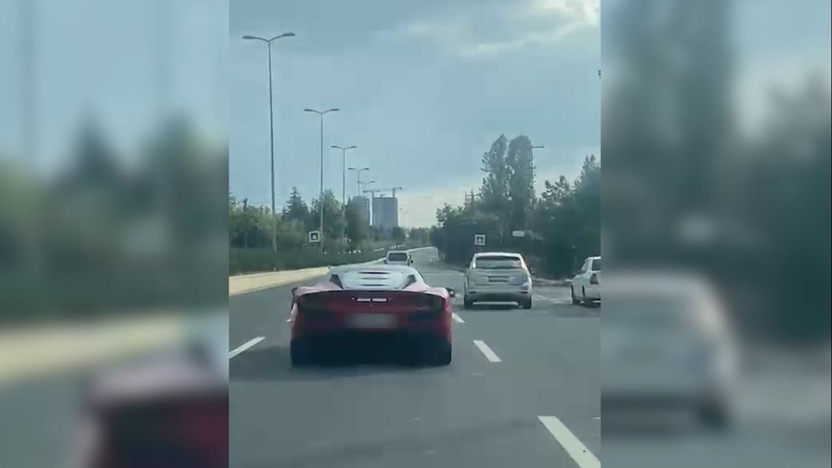Lüks Araçla Makas Atan Sürücüye 90 Bin Lira Ceza