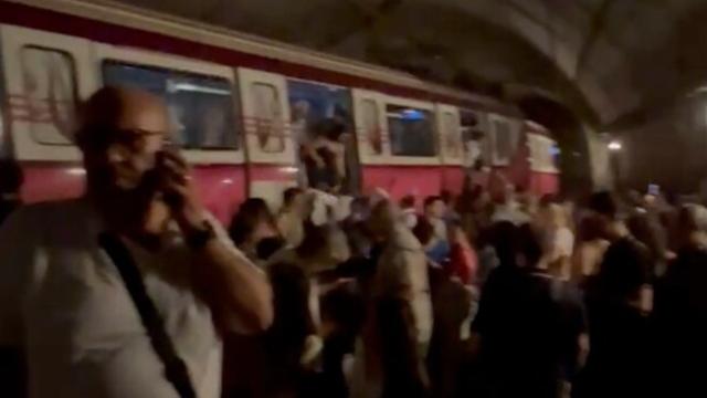 M4 Metro Hattı'nda Raydan Çıkma: Kadıköy-Sabiha Gökçen Seferleri Durdu