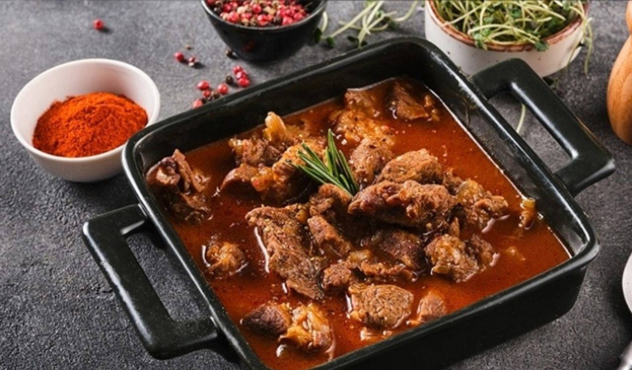 Macar mutfağının efsanesi: Gulaş çorbası tarifi