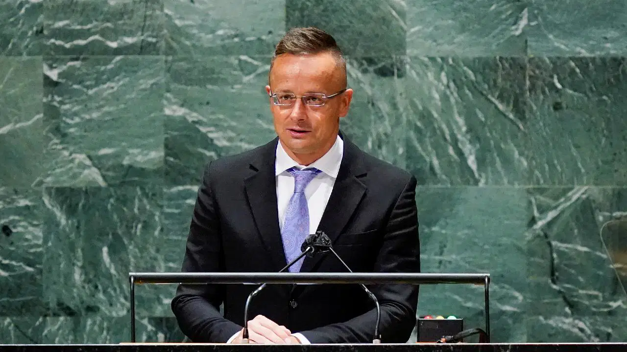 Macaristan'da Özel Jet Skandalı: Eski Bakan Hakkında Suç Duyurusu