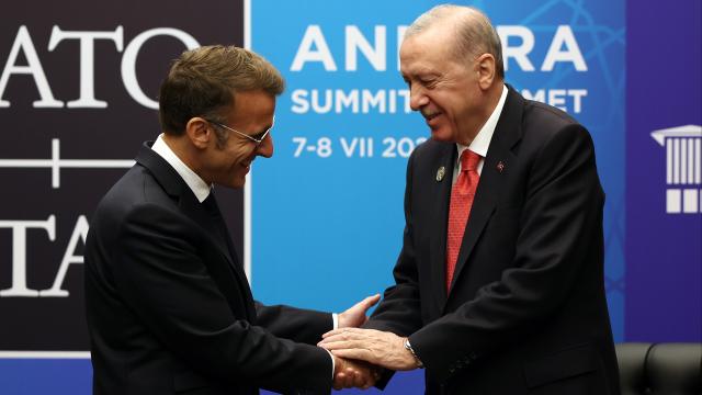 Macron ve Erdoğan Arasında Yapıcı Diplomasi: Yeni İşbirliği Sinyalleri