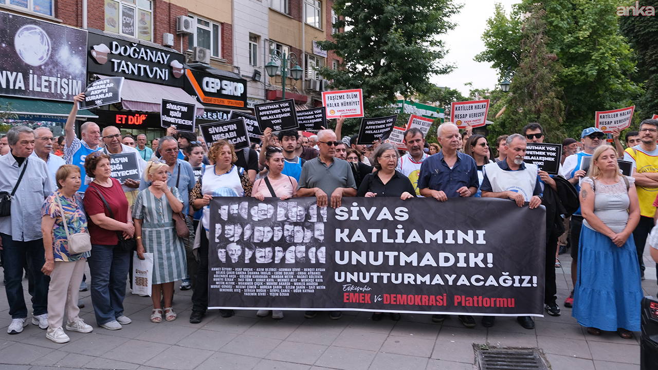 Madımak Katliamı 33. yılında Eskişehir'de anıldı: 'Unutmak yok, affetmek yok