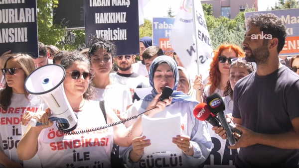 Mağdur öğretmenler MEB önünde adalet istiyor