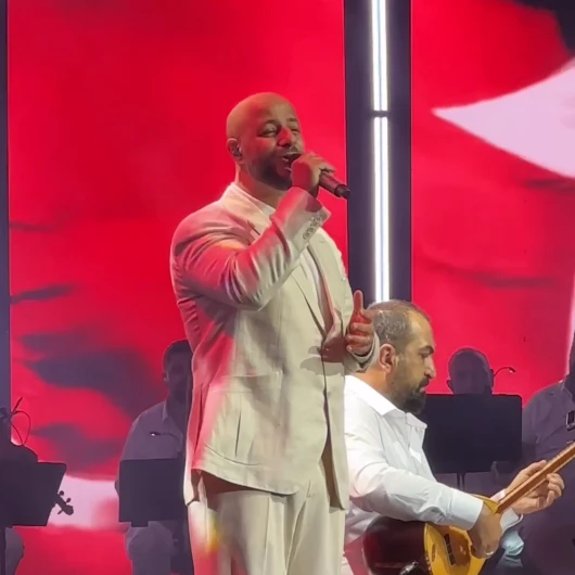 Maher Zain'den Harbiye'de Çanakkale Türküsü sürprizi