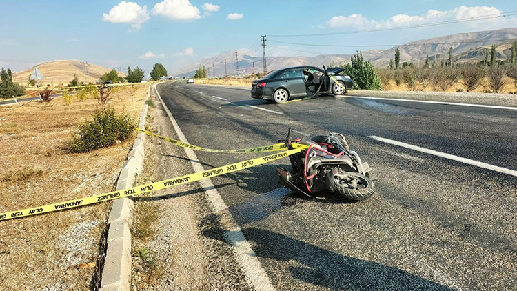 Malatya'da Otomobil ile Motosiklet Çarpıştı: Sürücü Hayatını Kaybetti