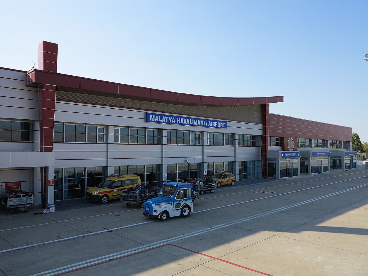 Malatya Havalimanı'nın yeni terminali ilk yolcularını ağırladı
