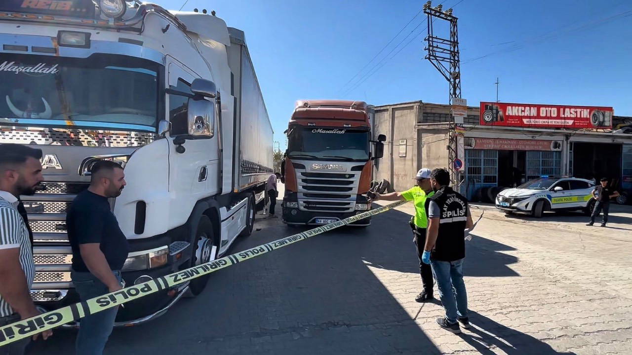 Malatya'da Kuzenini TIR Altına Alarak Ağır Yaraladı