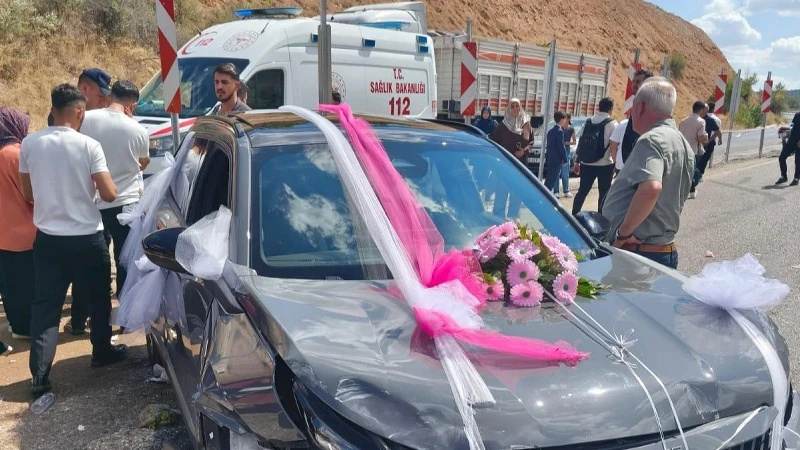 Malatya'da düğün konvoyunda zincirleme kaza: 9 yaralı