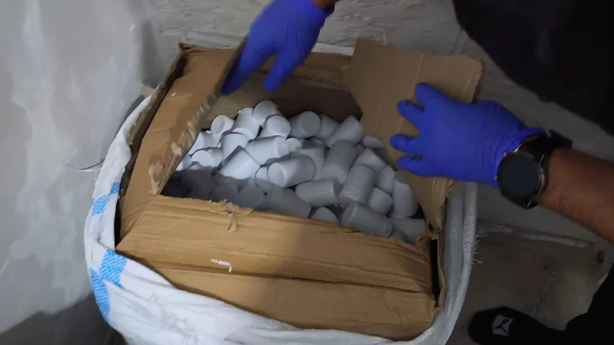 Malatya'da ev ve otomobilden uyuşturucu tarlası çıktı: 2 gözaltı